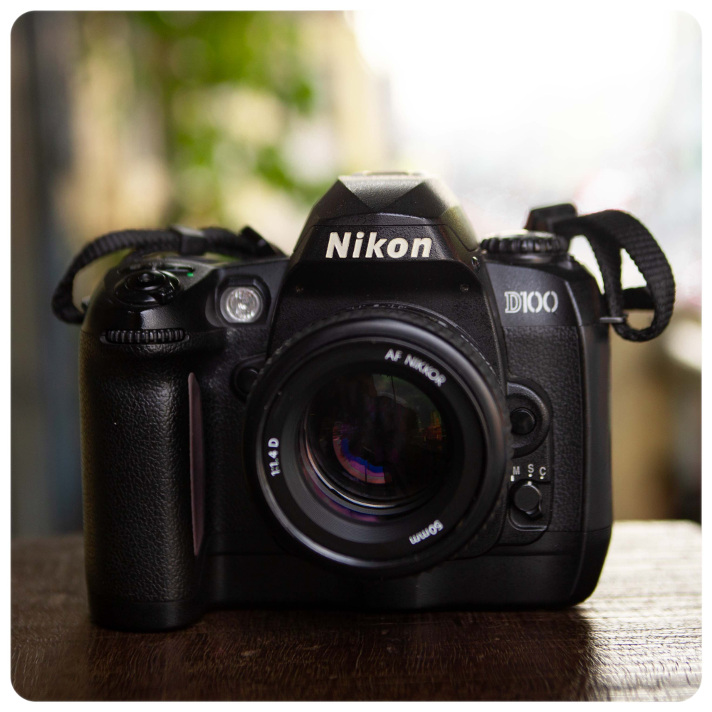 NIKON D100 - AF NIKKOR 50MM F/1.4D