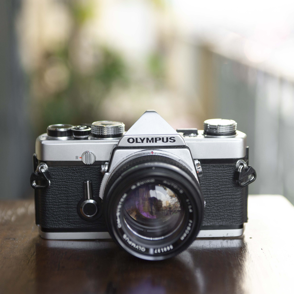 OLYMPUS OM1 (BẠC/ 930500) + G.ZUIKO AUTO-S 50MM F/1.4