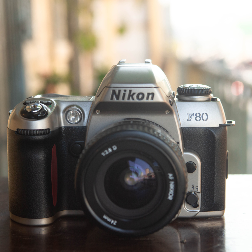 NIKON F80 + AFD 24MM F/2.8