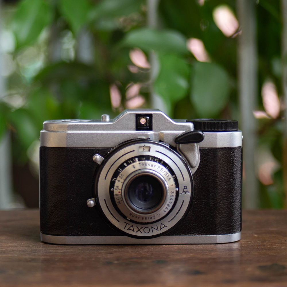 Zeiss Ikon Taxona – Carl Zeiss Jena Tessar 37.5mm f/3.5