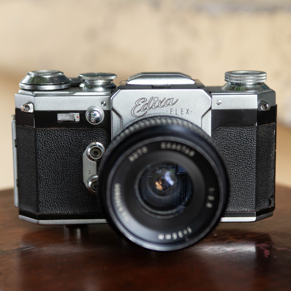 Edixa Flex – Auto Exaktar 35mm f/2.8