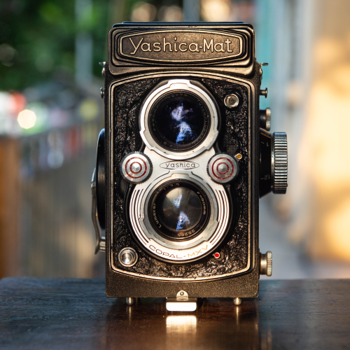 Yashica-Mat - Lumaxar 80mm f/3.5