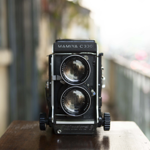 MAMIYAFLEX C330F + MAMIYA-SEKOR 135MM F/4.5 