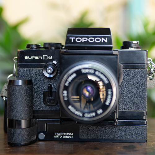 Topcon Super DM – RE Auto Topcor 28mm f/2.8