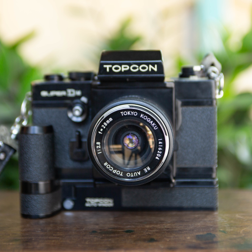 Topcon Super DM – RE Auto Topcor 28mm f/2.8