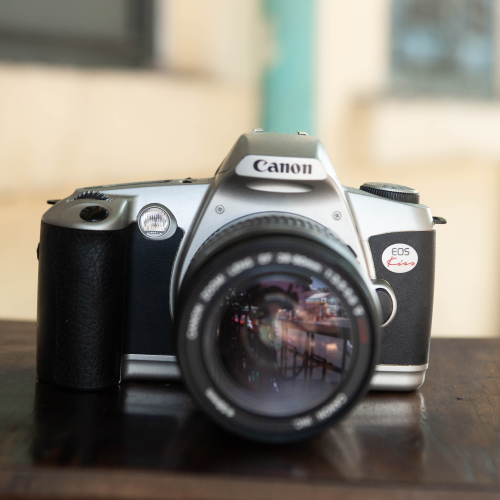 Canon EOS Kiss – Canon Zoom EF 28-80mm f/3.5-5.6 V USM