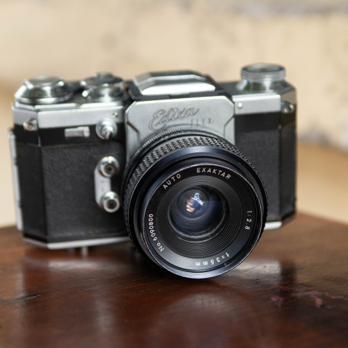 Edixa Flex – Auto Exaktar 35mm f/2.8
