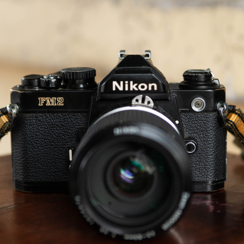 Nikon FM2n (Đen/ Black) – Zoom-Nikkor 43-86mm f/3.5